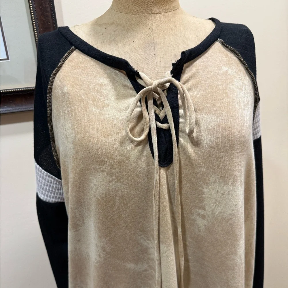 Sugarfox Beige and Black Lace-Up Long Sleeve Top - Picture 4 of 9